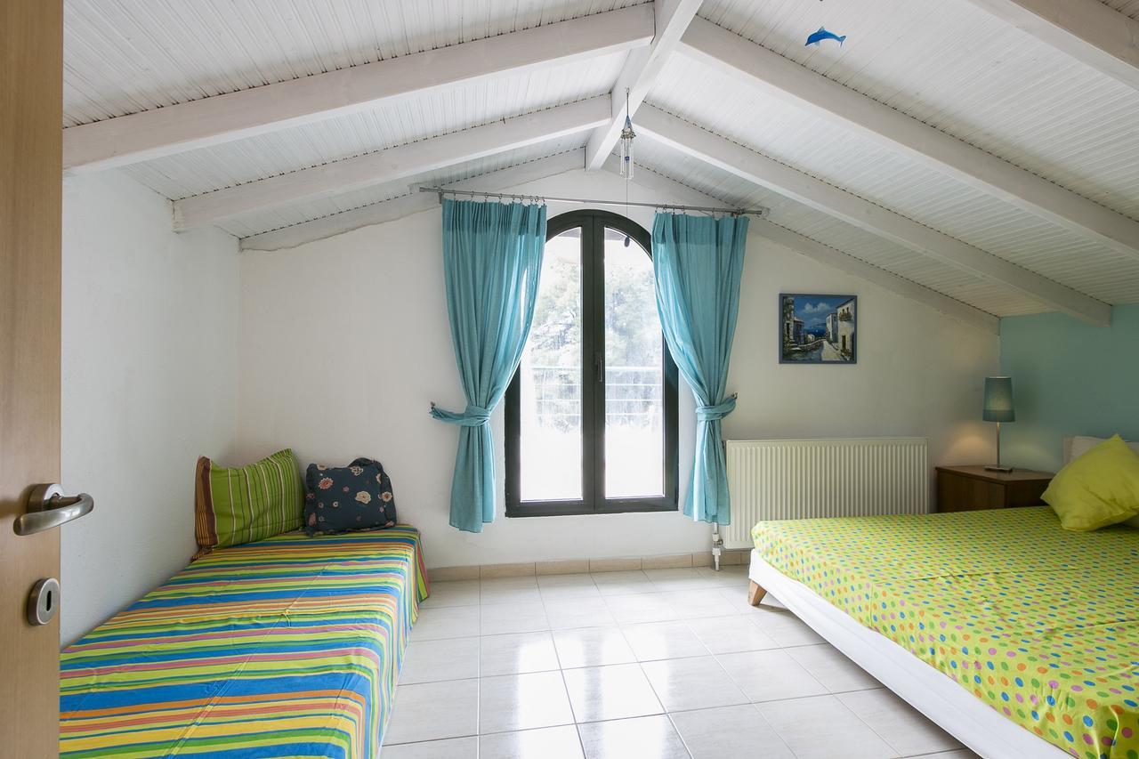 Blue Crab, Beachfront House In Kalandra #Feelslikehome Hanioti Buitenkant foto